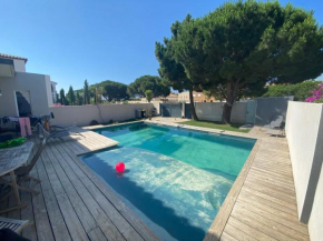 Villa avec piscine, bord de mer à 500m de la plage, climatisation